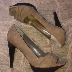 NWT🌷JESSICA SIMPSON🌷Tan suede peep toe platform